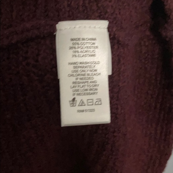 1 State Maroon balloon sleeve sweater size med - Picture 6 of 7